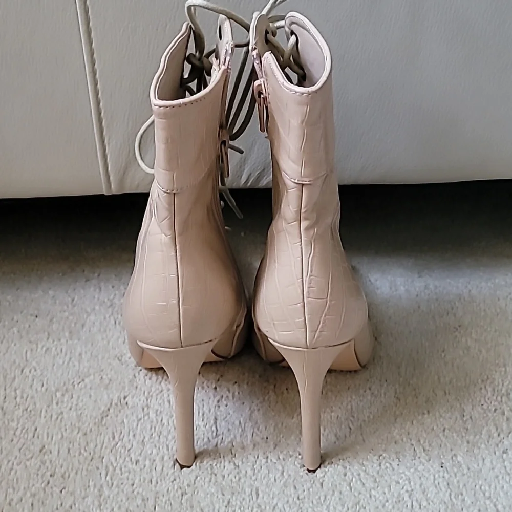 Boots - Picture 3 of 4